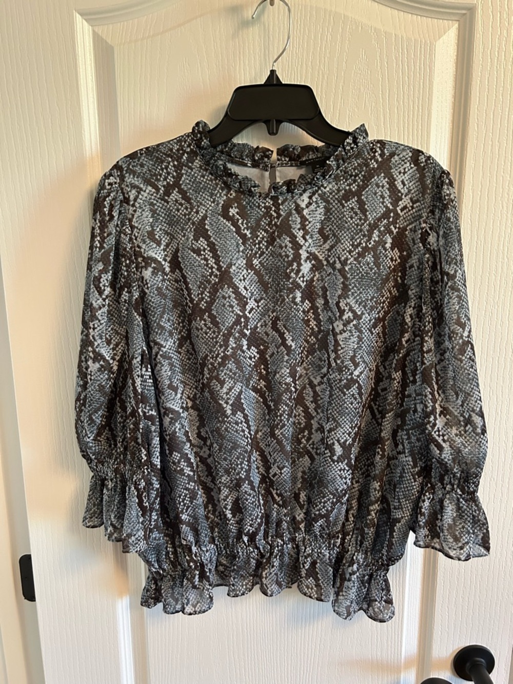 Ann Taylor Gray & Black Snake-Print Ruffled Blouse